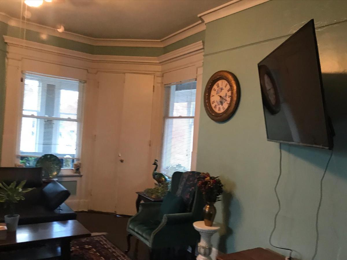 5 Star Victorian Mansion-Downtown No Locals Bed & Breakfast Ери Екстериор снимка