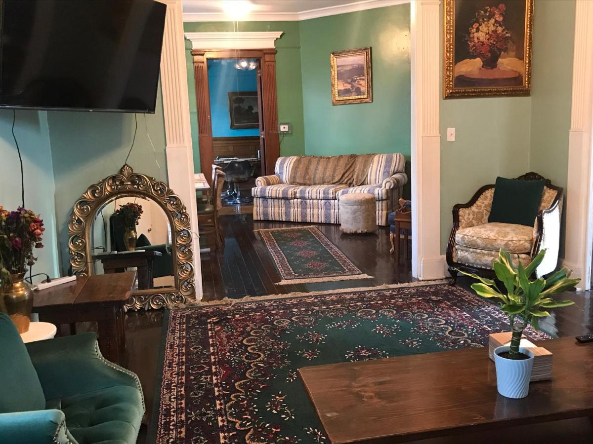 5 Star Victorian Mansion-Downtown No Locals Bed & Breakfast Ери Екстериор снимка