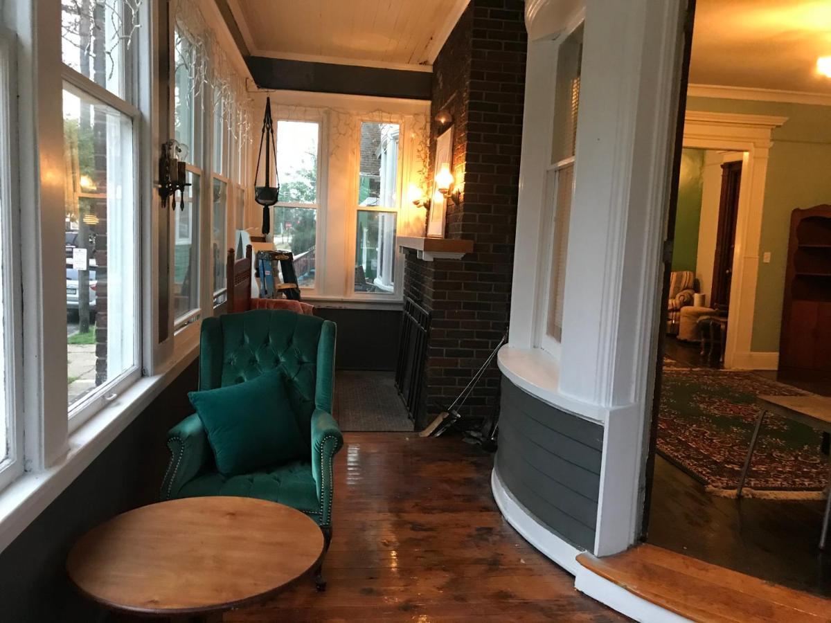 5 Star Victorian Mansion-Downtown No Locals Bed & Breakfast Ери Екстериор снимка