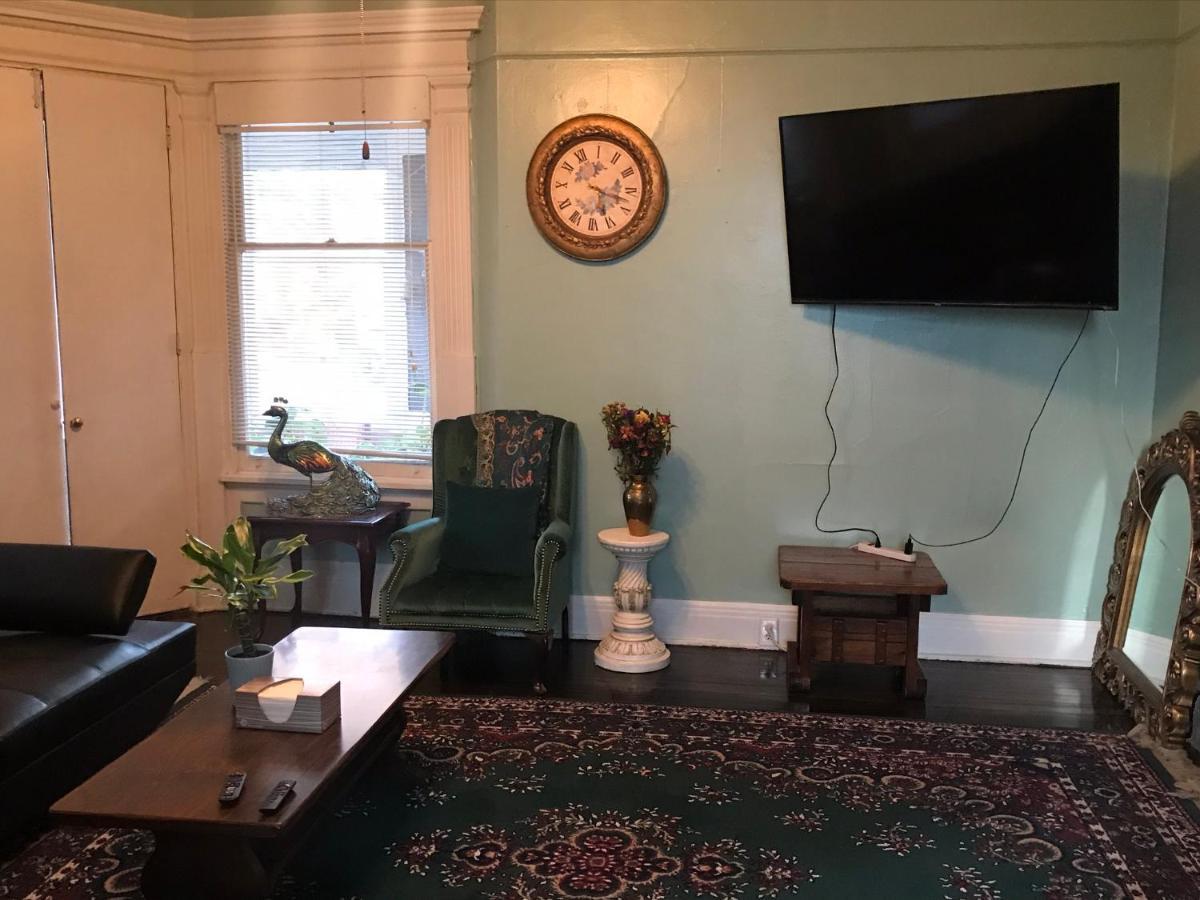5 Star Victorian Mansion-Downtown No Locals Bed & Breakfast Ери Екстериор снимка