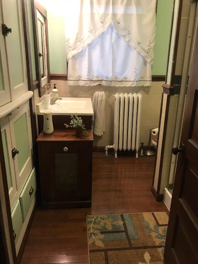 5 Star Victorian Mansion-Downtown No Locals Bed & Breakfast Ери Екстериор снимка