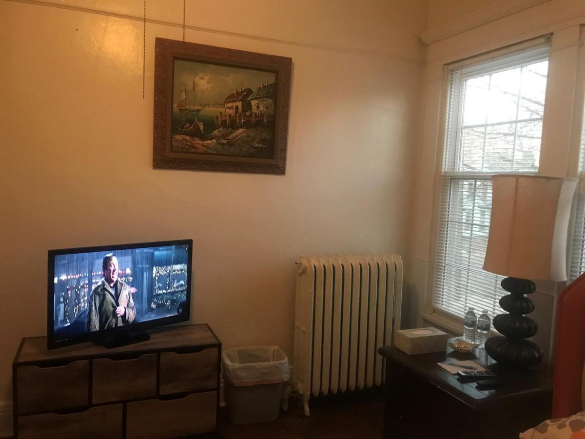 5 Star Victorian Mansion-Downtown No Locals Bed & Breakfast Ери Екстериор снимка